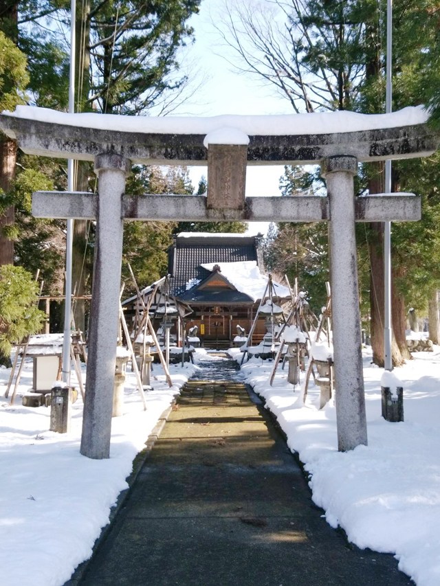 越後湯沢の両山神社の鳥居